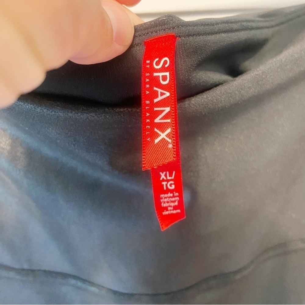 Spanx | Women’s Faux Leather Moto Leggings Size Large - Picture 4 of 10